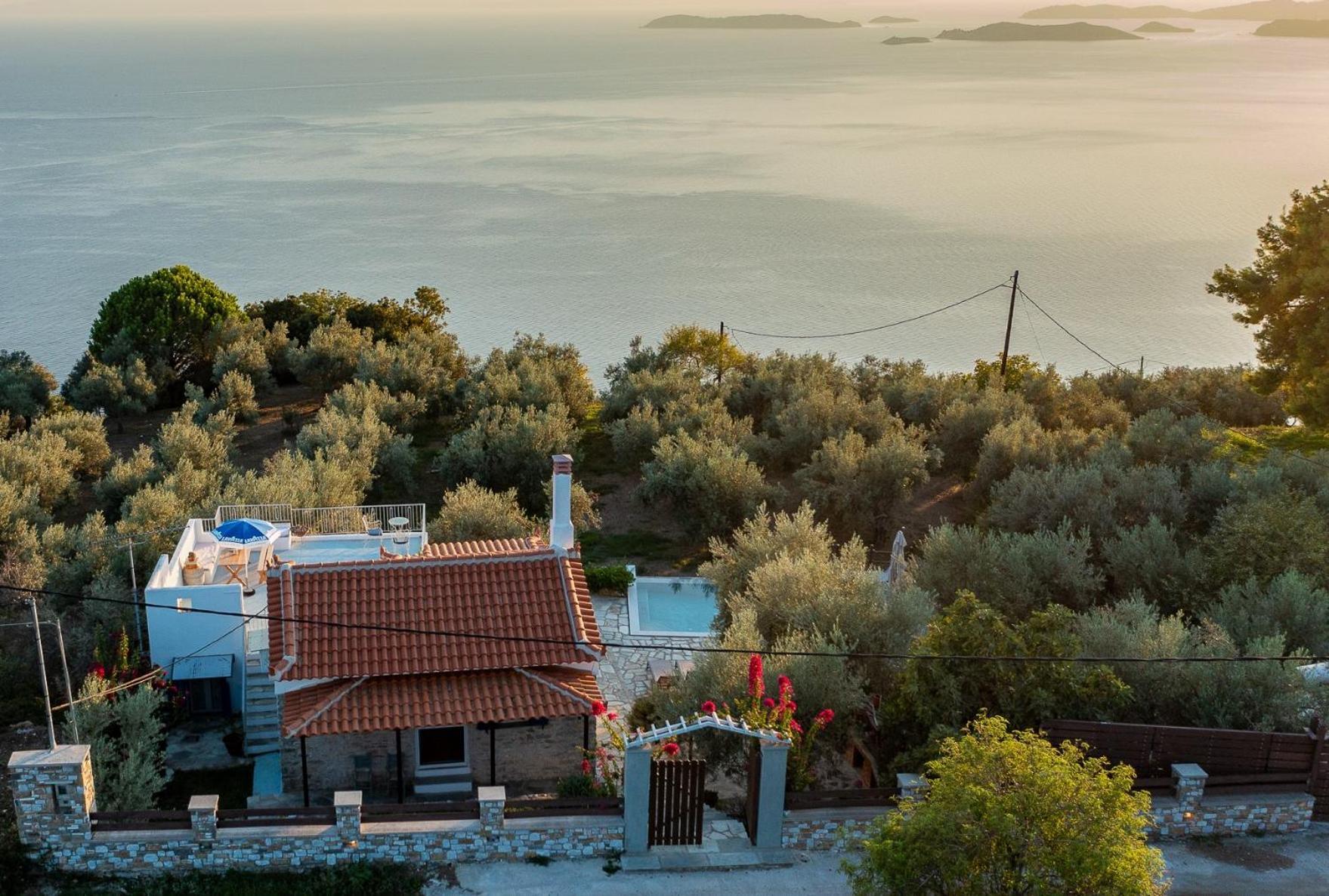 Villa Marouda Glossa Exterior photo